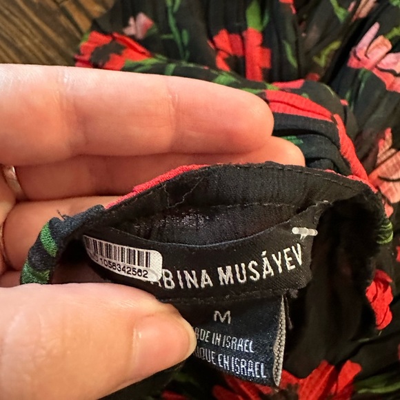 ANTHROPOLOGIE Floral Black and Red bubble  Blouse tank - Picture 2 of 2